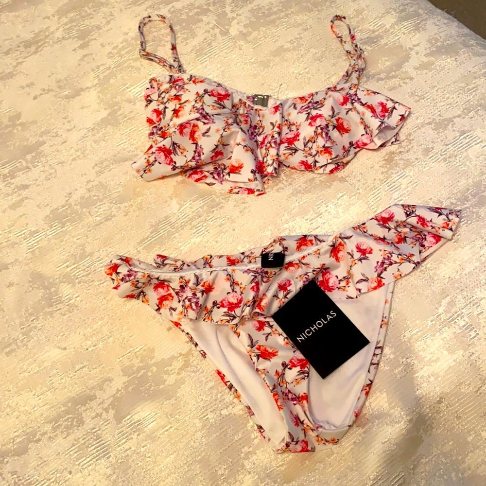 🌸NEW NICHOLAS FLORAL BIKINI🌸